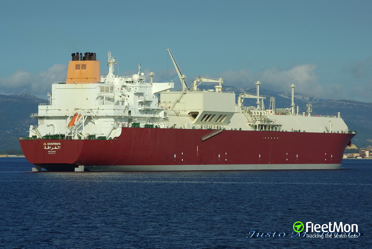 Mega LNG tanker Al Gharrafa collided with mega boxship Hanjin Italy, Malacca Strait 