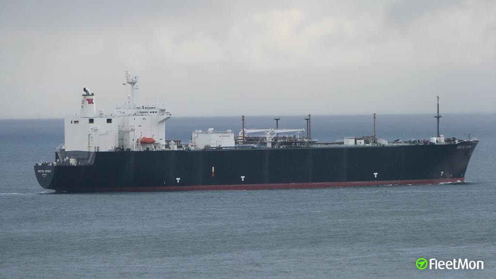 Photo of ARCTIC SPIRIT (IMO: 9001784, MMSI: 311118000, Callsign: C6WL5