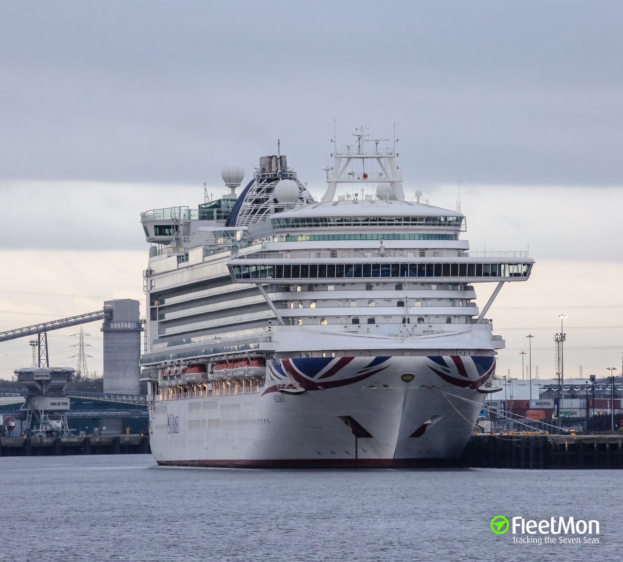 How Captain of cruise ship AZURA “poisoned” Marseilles 