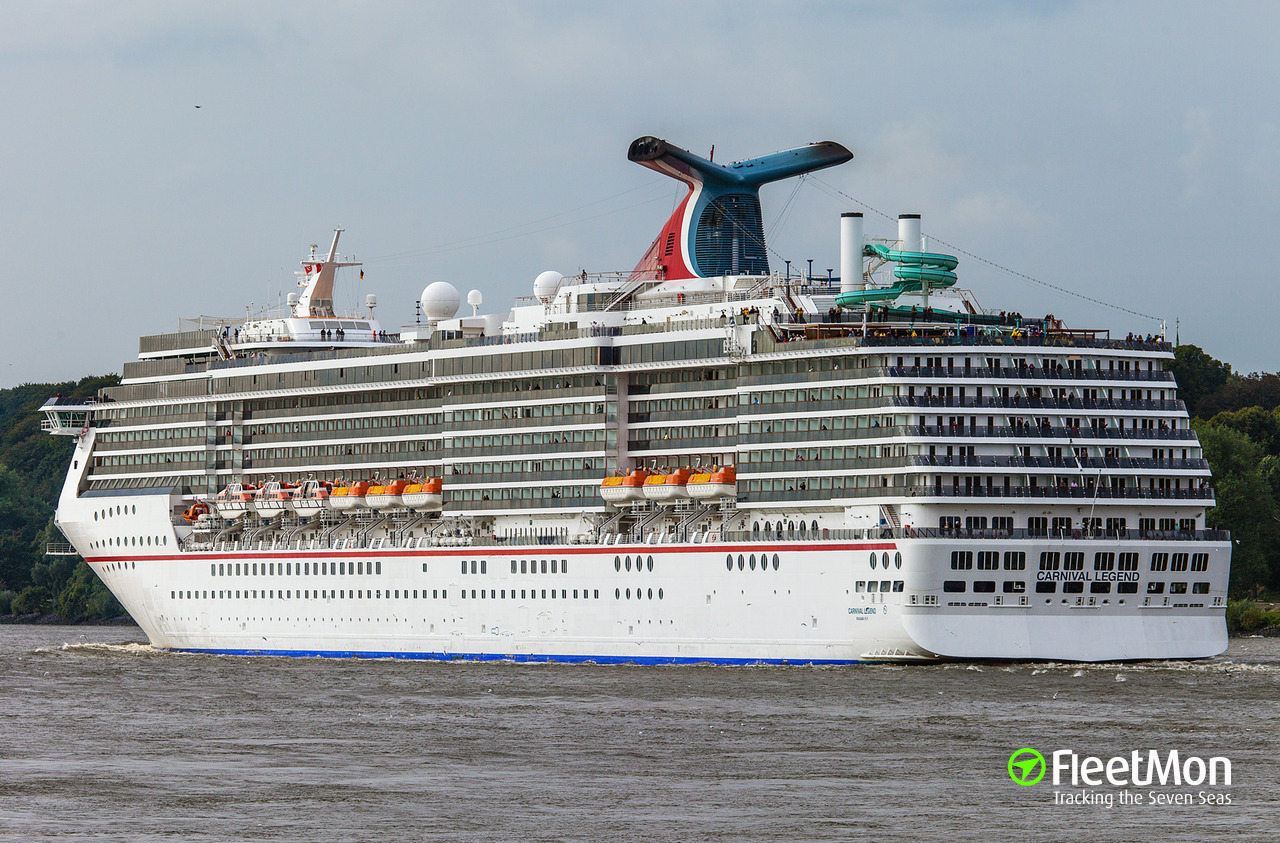 Photo of CARNIVAL LEGEND (IMO 9224726, MMSI 311001094, Callsign