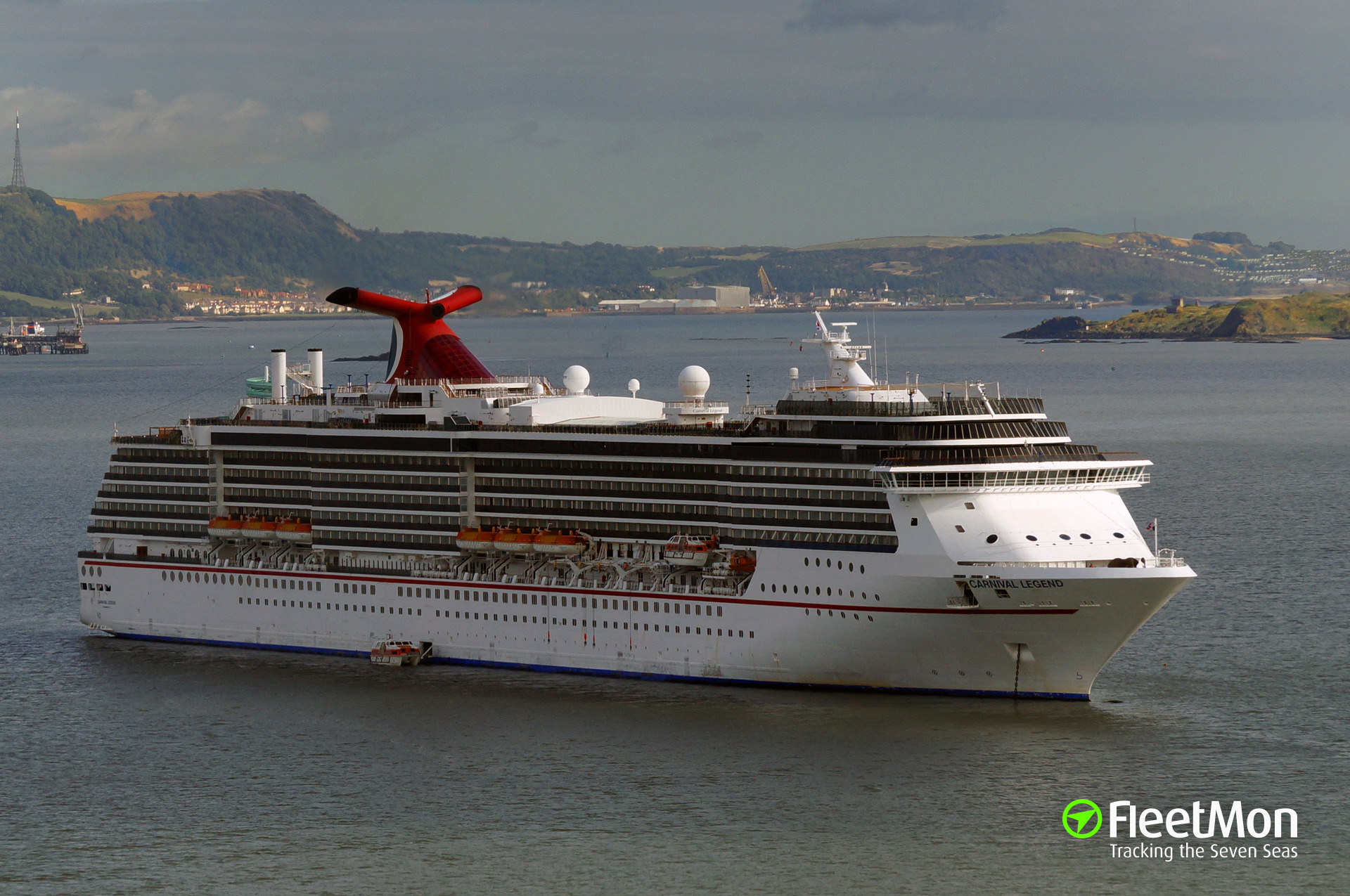 Photo of CARNIVAL LEGEND (IMO 9224726, MMSI 311001094, Callsign