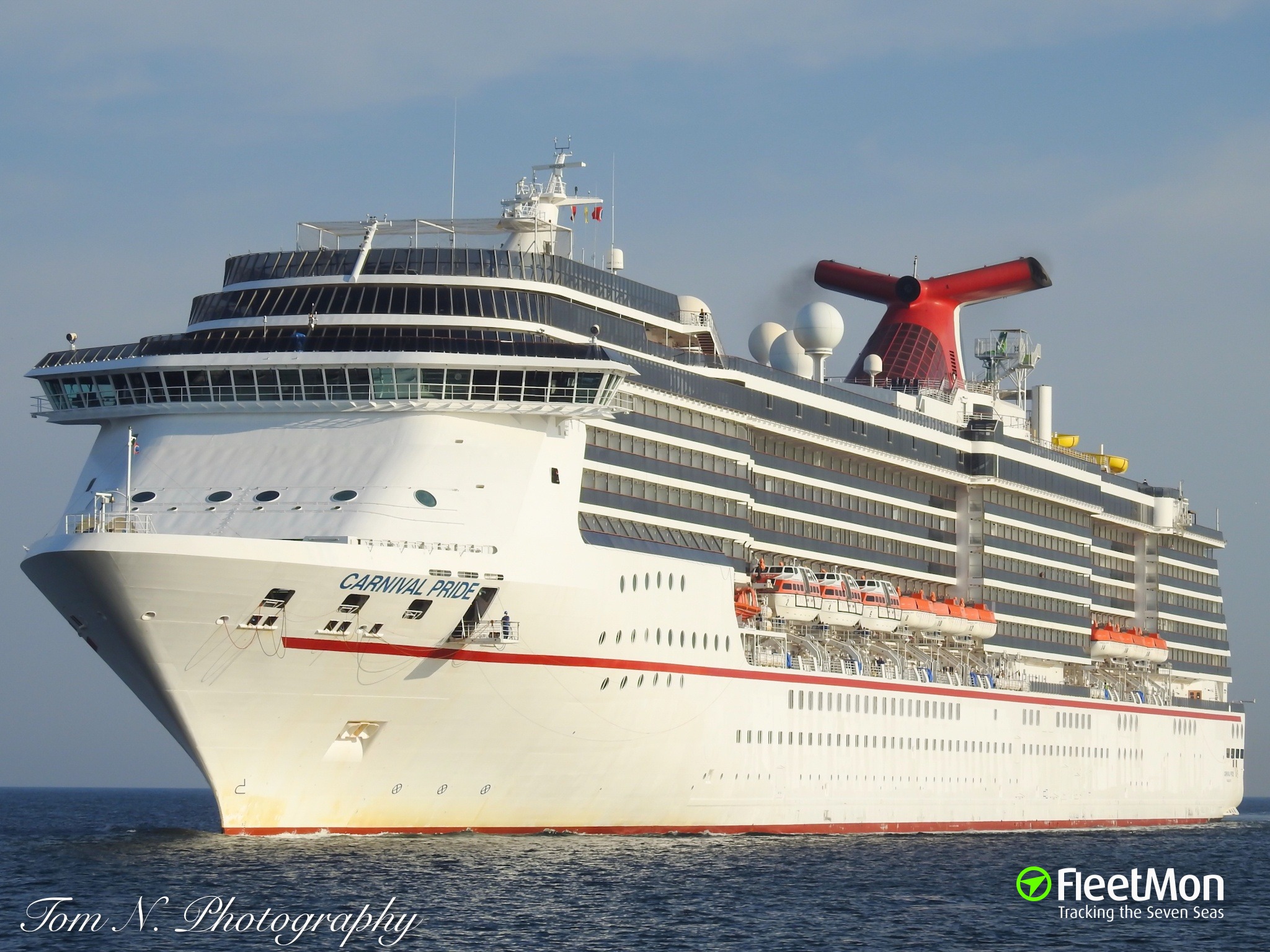 Photo of CARNIVAL PRIDE (IMO 9223954, MMSI 354215000, Callsign H3VU