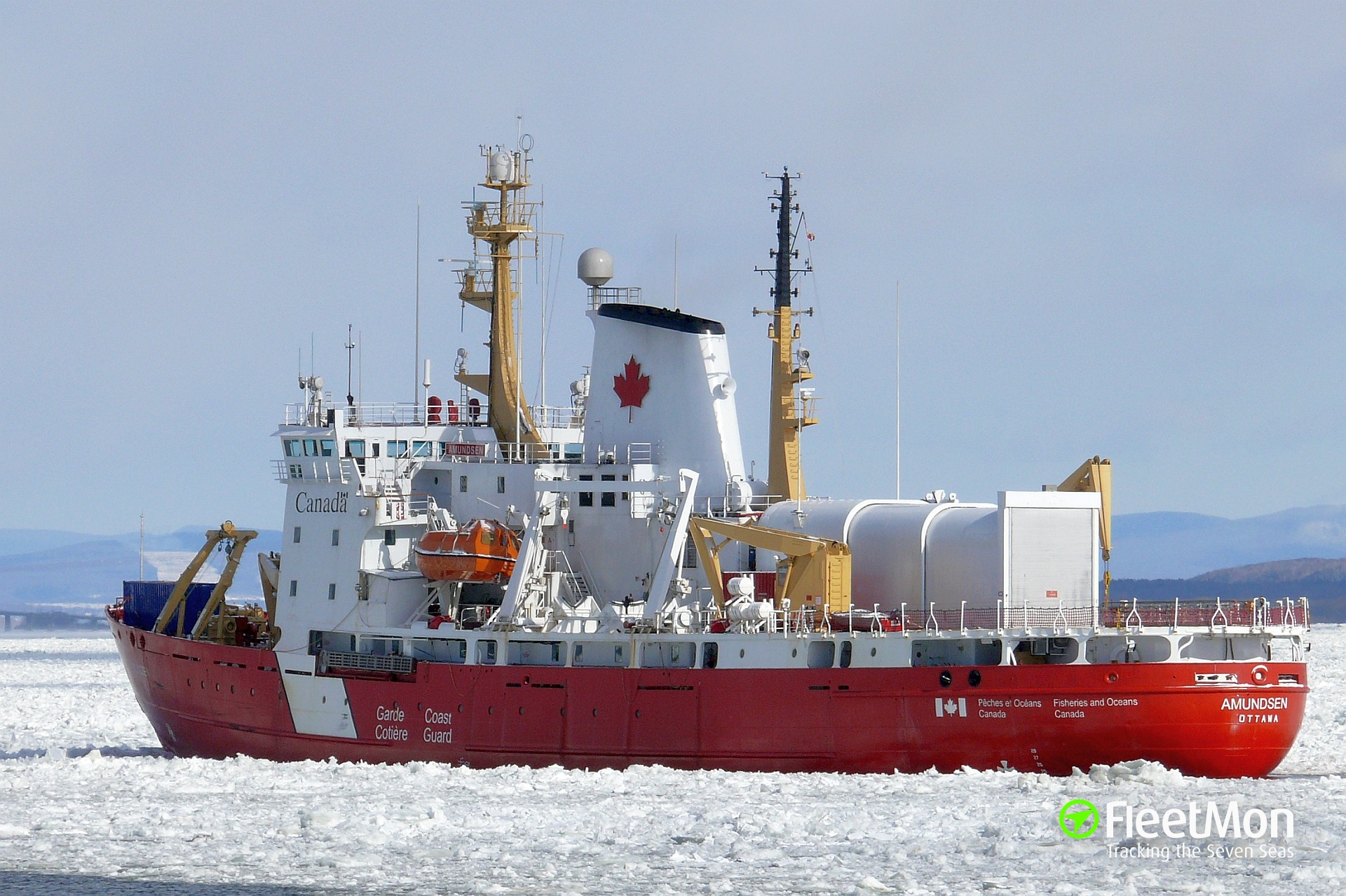 Photo Of Ccgs Amundsen Imo 7510846 Mmsi 316050000 Callsign Cgdt Taken By Joern 8731