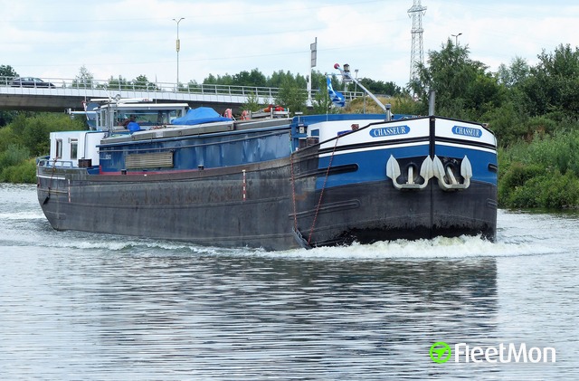 Vessel CHASSEUR Cargo ship IMO MMSI 244180268