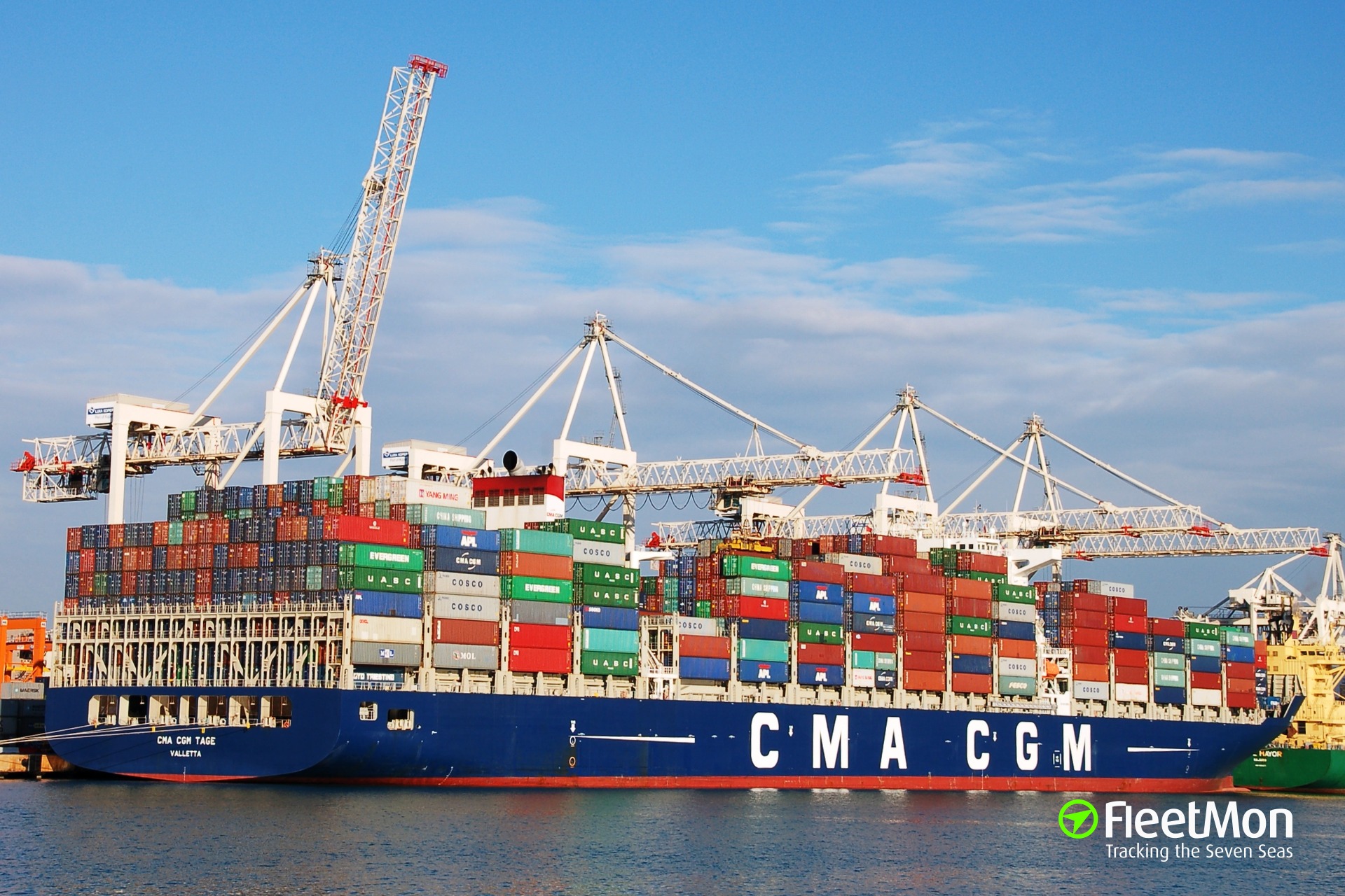 Rus shipping. Контейнеровоз CMA CGM. Контейнеровоз CMA CGM Усть-Луга. CMA CGM Rabelais. CMA CGM Калининград.