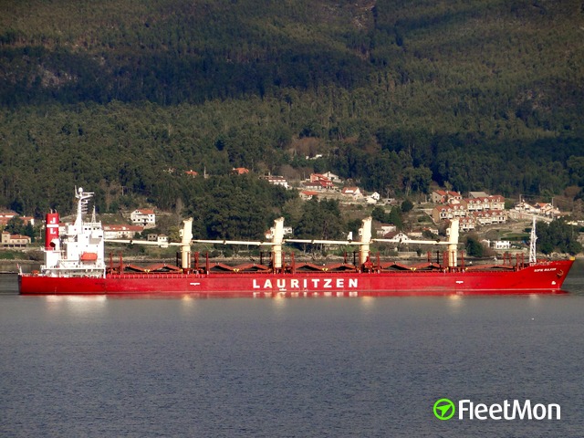 //photos.fleetmon.com/vessels/ds-sofie-bulker_9310604_553073_Large.jpg