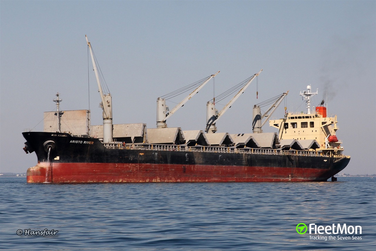 Bulk carrier struck icebreaker and sustained damages, Gulf of Finland 