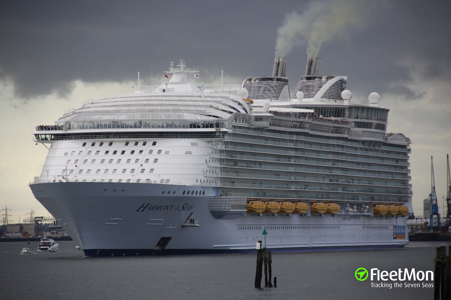 Photo of HARMONY OF THE SEAS (IMO: 9682875, MMSI: 311000396, Callsign ...