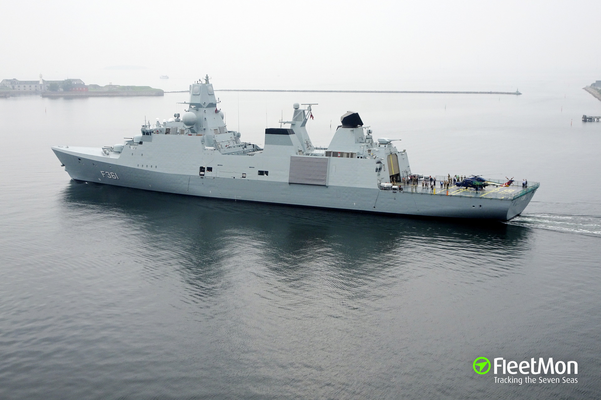 Photo of HDMS IVER HUITFELDT (MMSI: 219103000, Callsign: OVVA) taken by ...