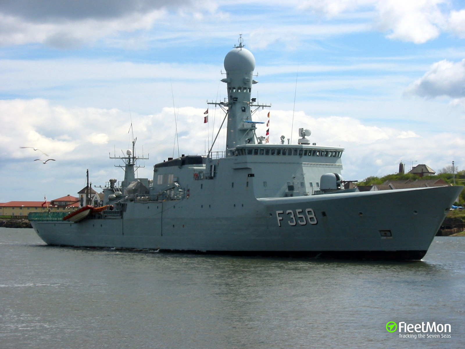 Photo of HDMS TRITON (IMO: 2259, MMSI: 219523000, Callsign: OUEV) taken ...