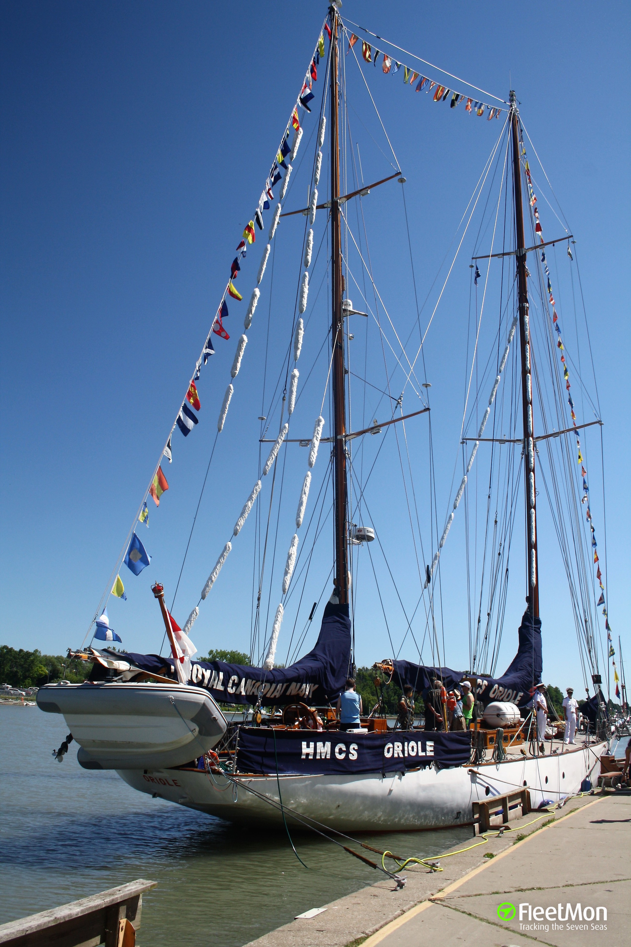 Photo of HMCS ORIOLE (MMSI 316169000, Callsign CYWP) taken by cponavy