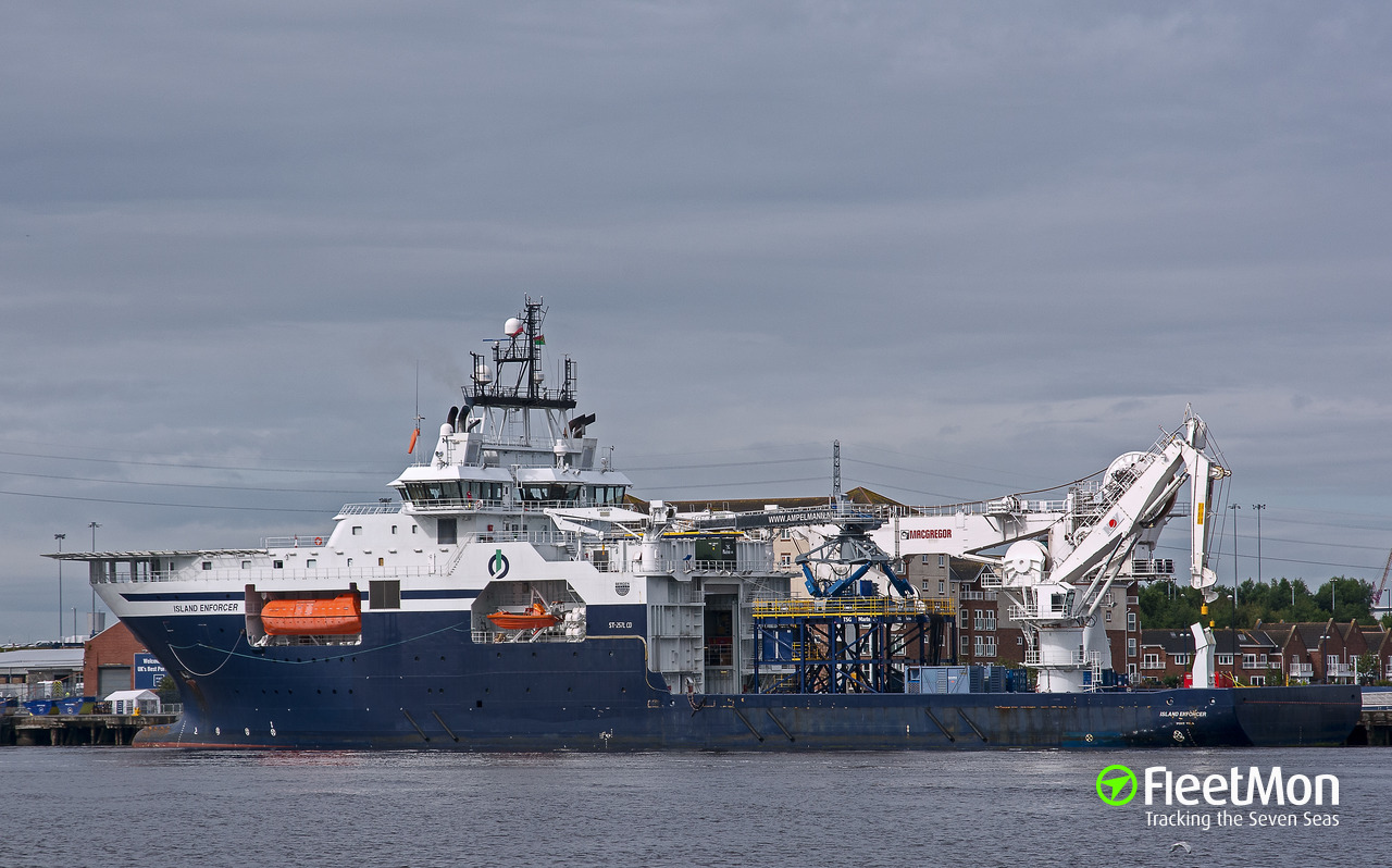 SPIKE ISLAND, Passenger ship - Details and current position - MMSI  250005428 - VesselFinder