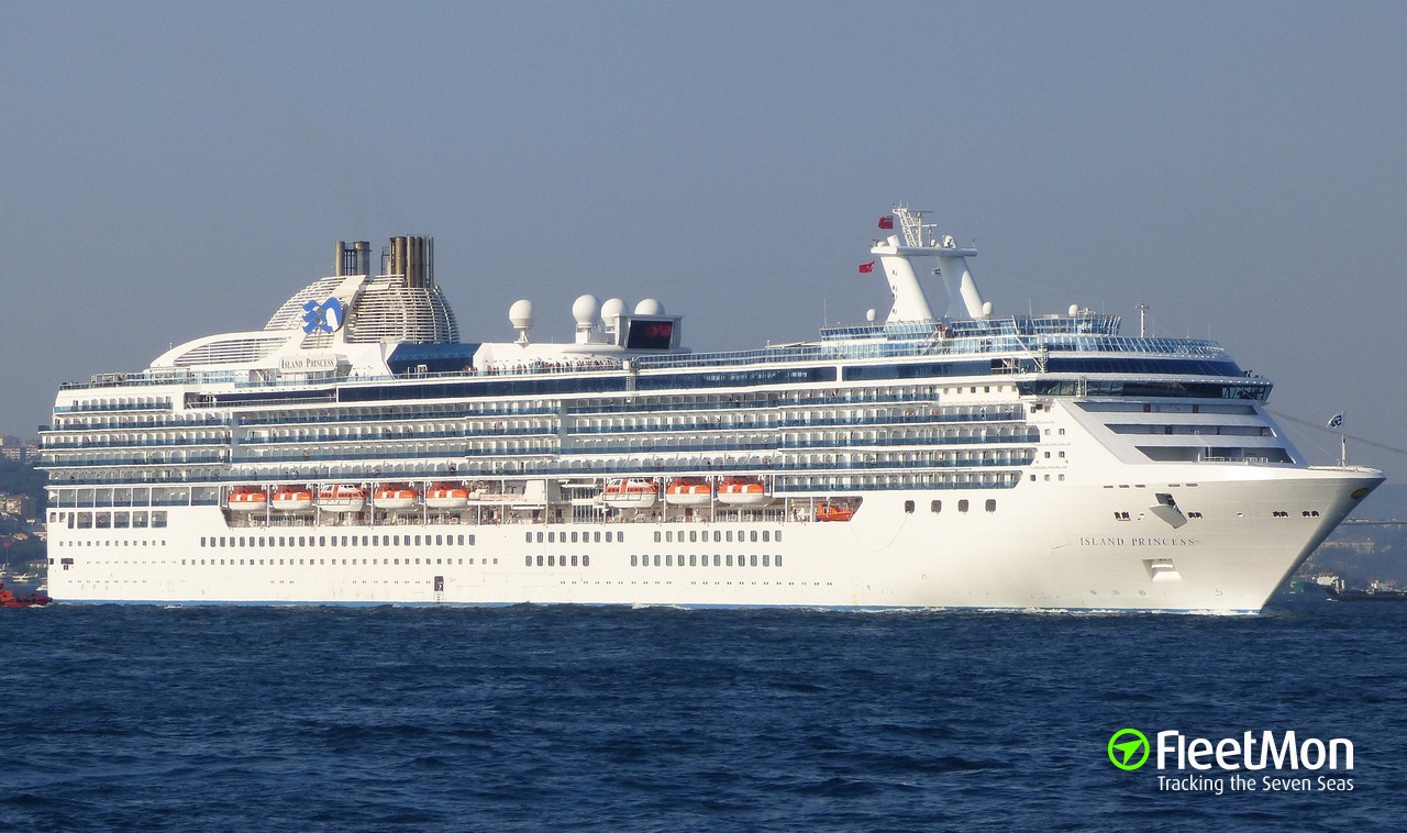 Photo of ISLAND PRINCESS (IMO: 9230402, MMSI: 310384000, Callsign ...