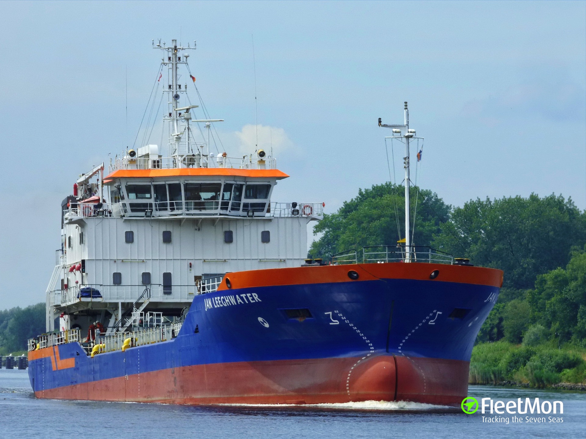 Vessel JAN LEEGHWATER (Dredger) IMO 9516650, MMSI 210522000