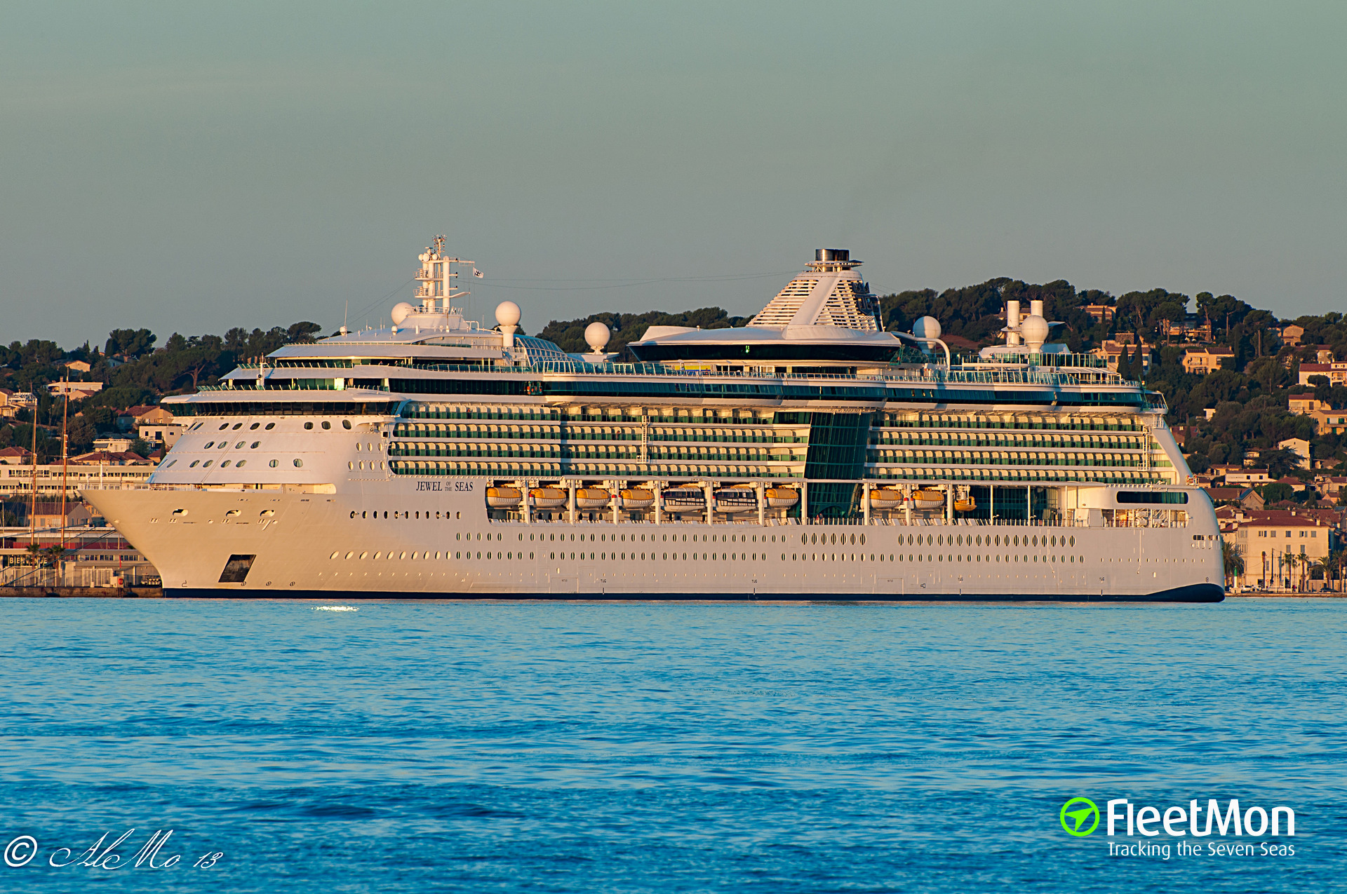 Photo of JEWEL OF THE SEAS (IMO 9228356, MMSI 311583000, Callsign