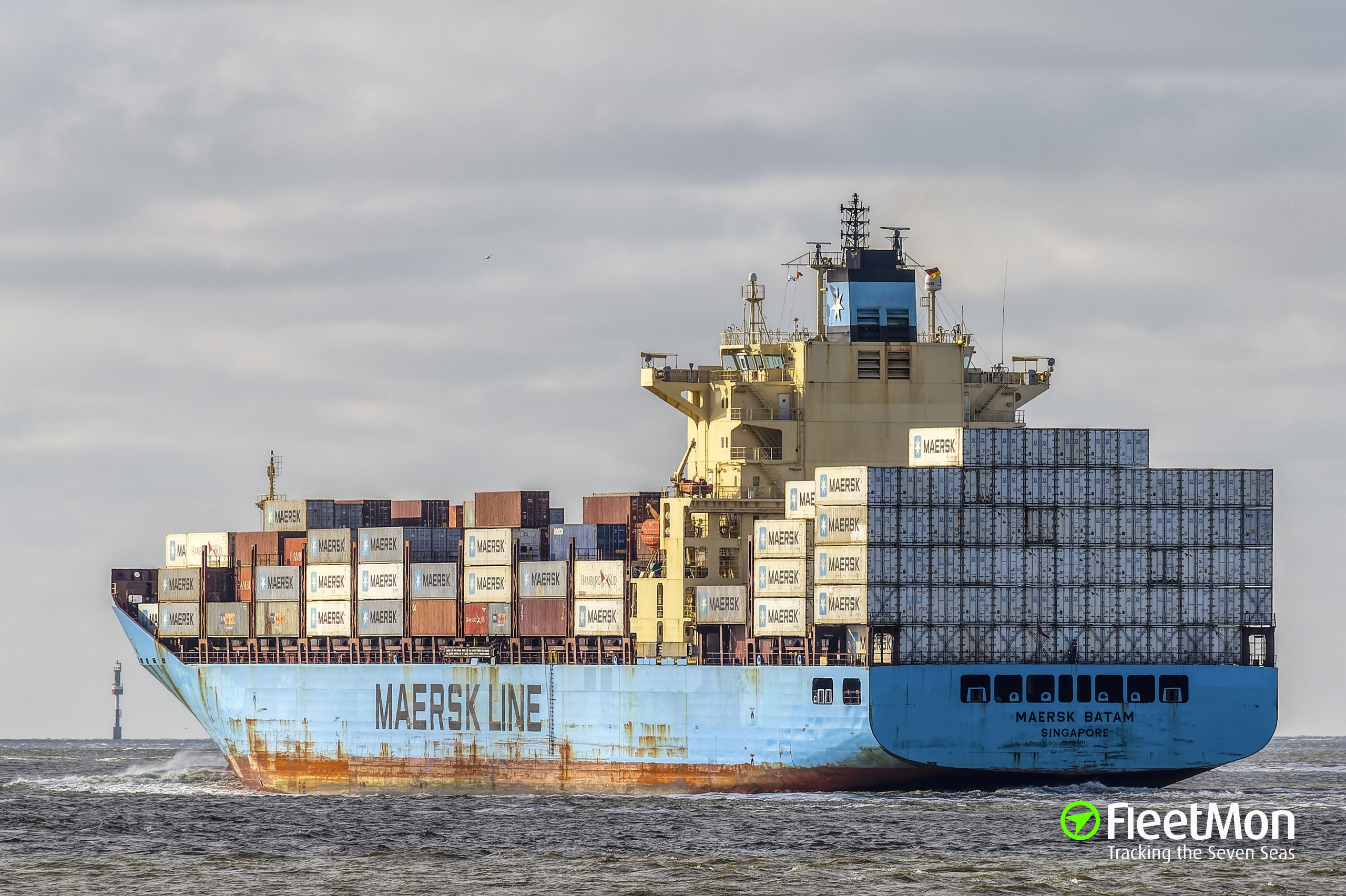 Photo of MAERSK BATAM (IMO: 9355331, MMSI: 565810000, Callsign: 9VHF2 ...