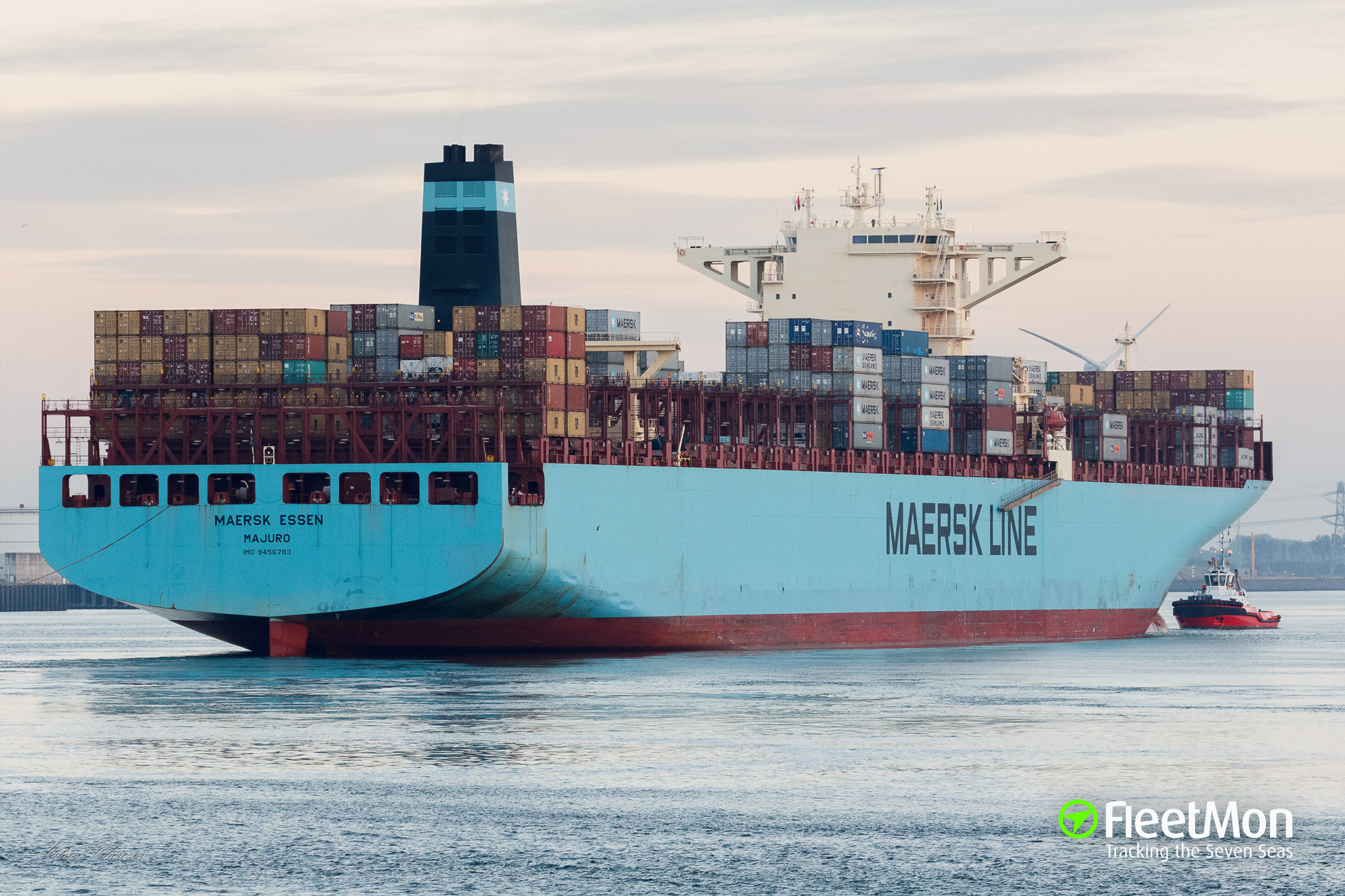 Photo of MAERSK ESSEN (IMO: 9456783, MMSI: 219210000, Callsign: OYID2 ...