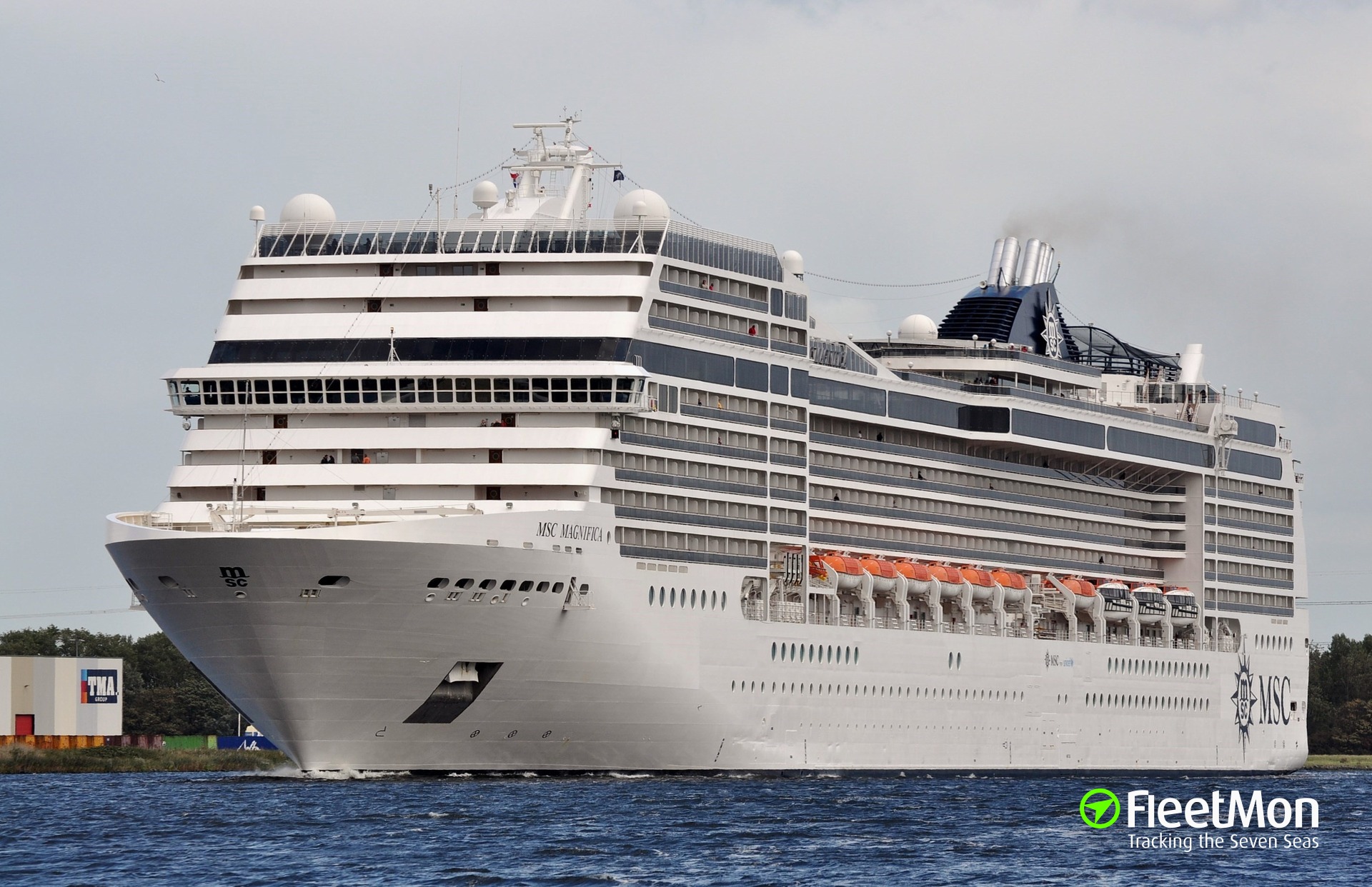 Photo of MSC MAGNIFICA (IMO: 9387085, MMSI: 352594000, Callsign: 3FLO4 ...