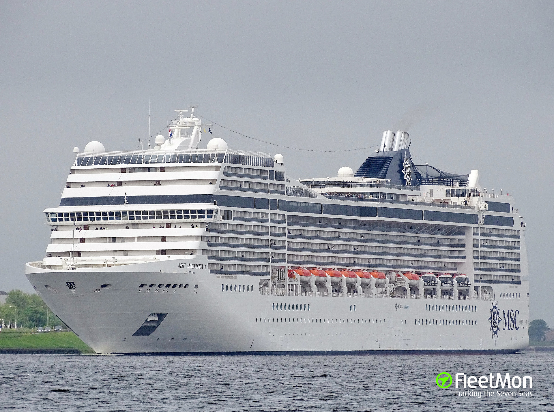 Photo of MSC MAGNIFICA (IMO: 9387085, MMSI: 352594000, Callsign: 3FLO4 ...