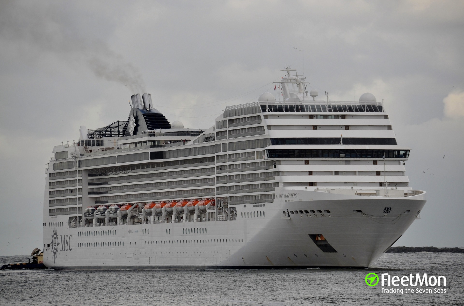 Photo of MSC MAGNIFICA (IMO: 9387085, MMSI: 352594000, Callsign: 3FLO4 ...