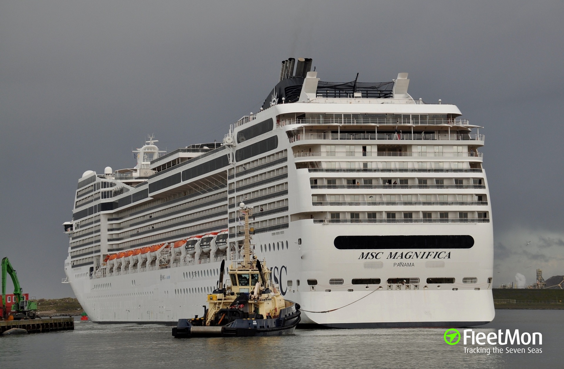 Photo of MSC MAGNIFICA (IMO: 9387085, MMSI: 352594000, Callsign: 3FLO4 ...