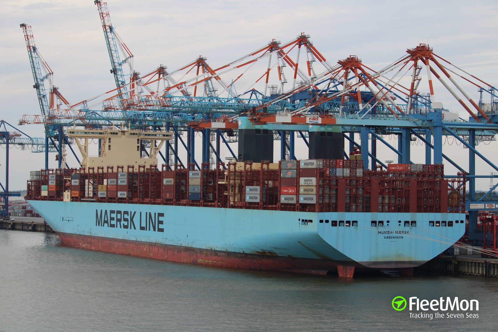 photo-of-mumbai-maersk-imo-9780471-mmsi-219039000-callsign-ownq2