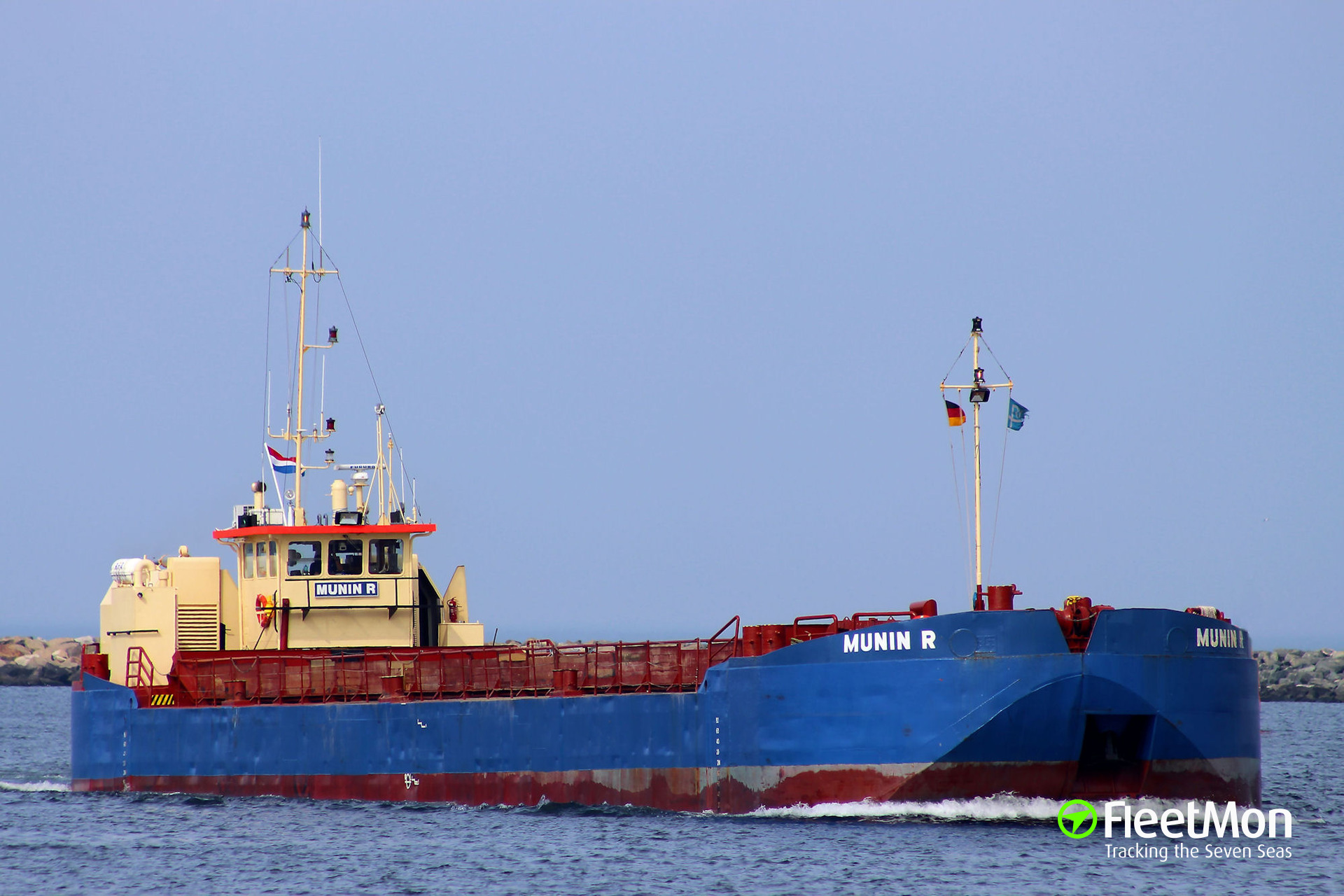 Ship nina bres. Михаил Мунин судно. Беспилотное судно Мунин. Munin– роботизированное судно. Сплит баржа.