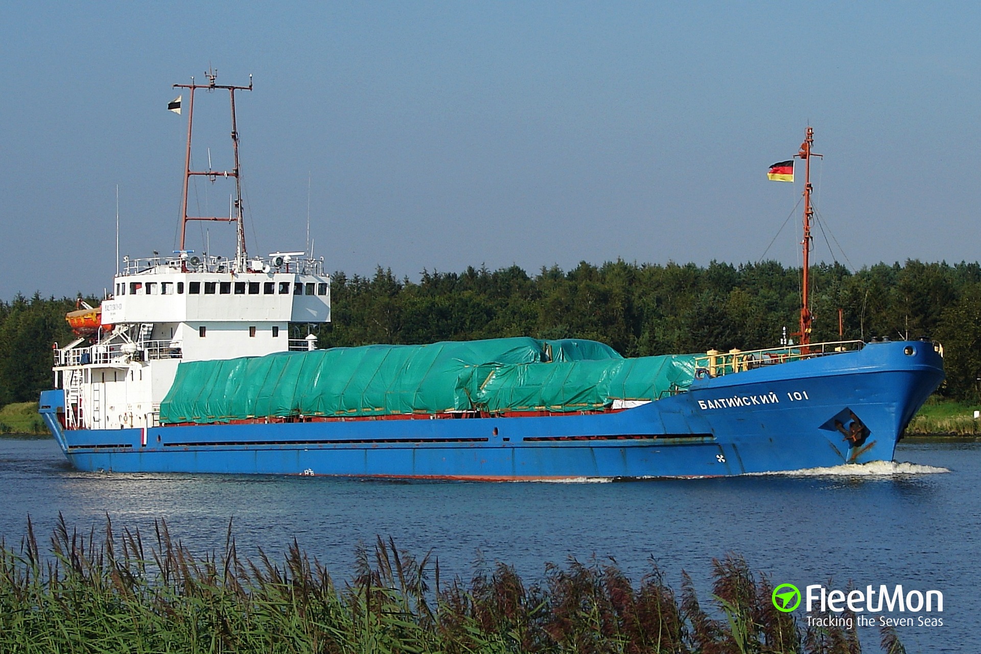 Photo of NARVA (IMO 7612436, MMSI 273337600, Callsign UDOP) taken by