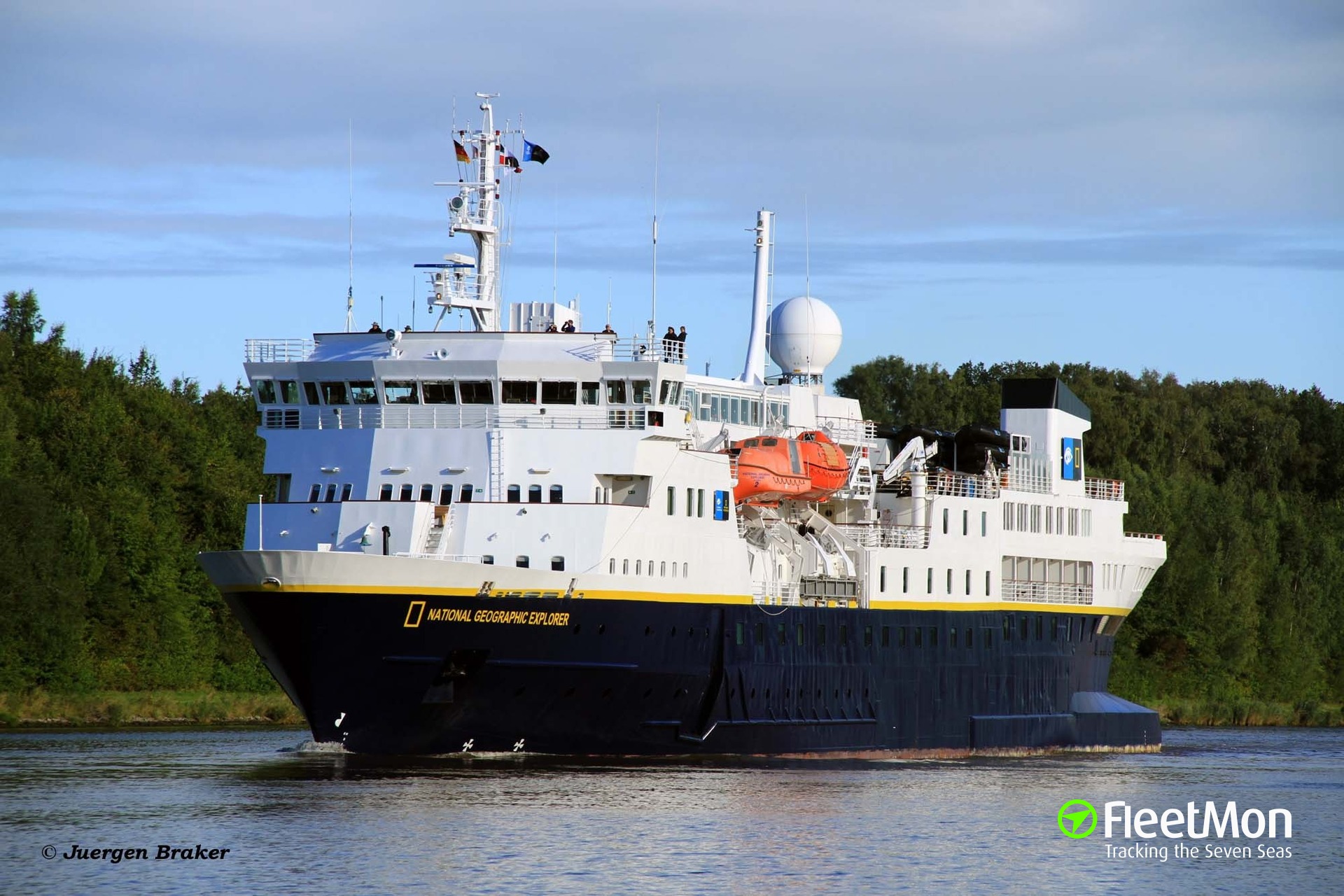 Photo of NATIONAL GEOGRAPHIC EXPLORER (IMO: 8019356, MMSI: 309336000,  Callsign: C6WR2) taken by miraflores