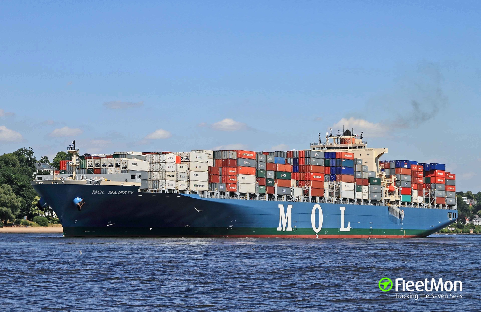 Ais shipping. Контейнеровоз Mol Comfort. Mol корабль контейнер. Контейнеровоз 5000 teu. Контейнеровозы Mol Truth.