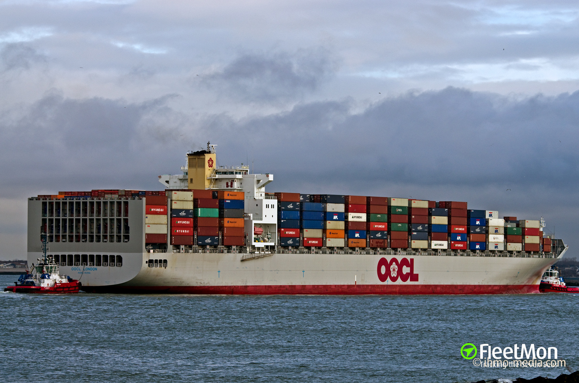 Photo of OOCL LONDON (IMO: 9417268, MMSI: 477738500, Callsign: VRGO2 ...