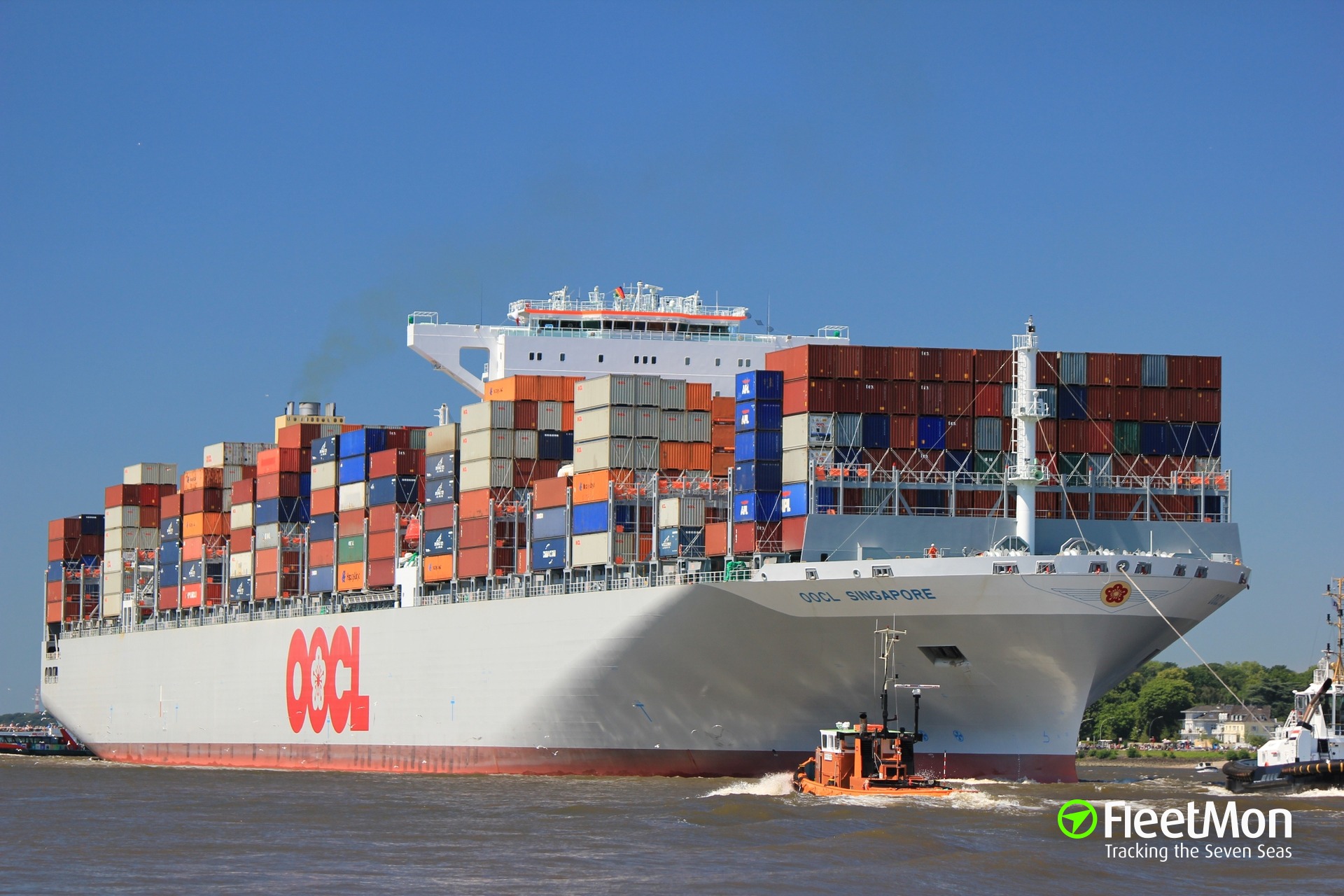 Photo of OOCL SINGAPORE (IMO: 9628001, MMSI: 477293200, Callsign: VRMX7 ...