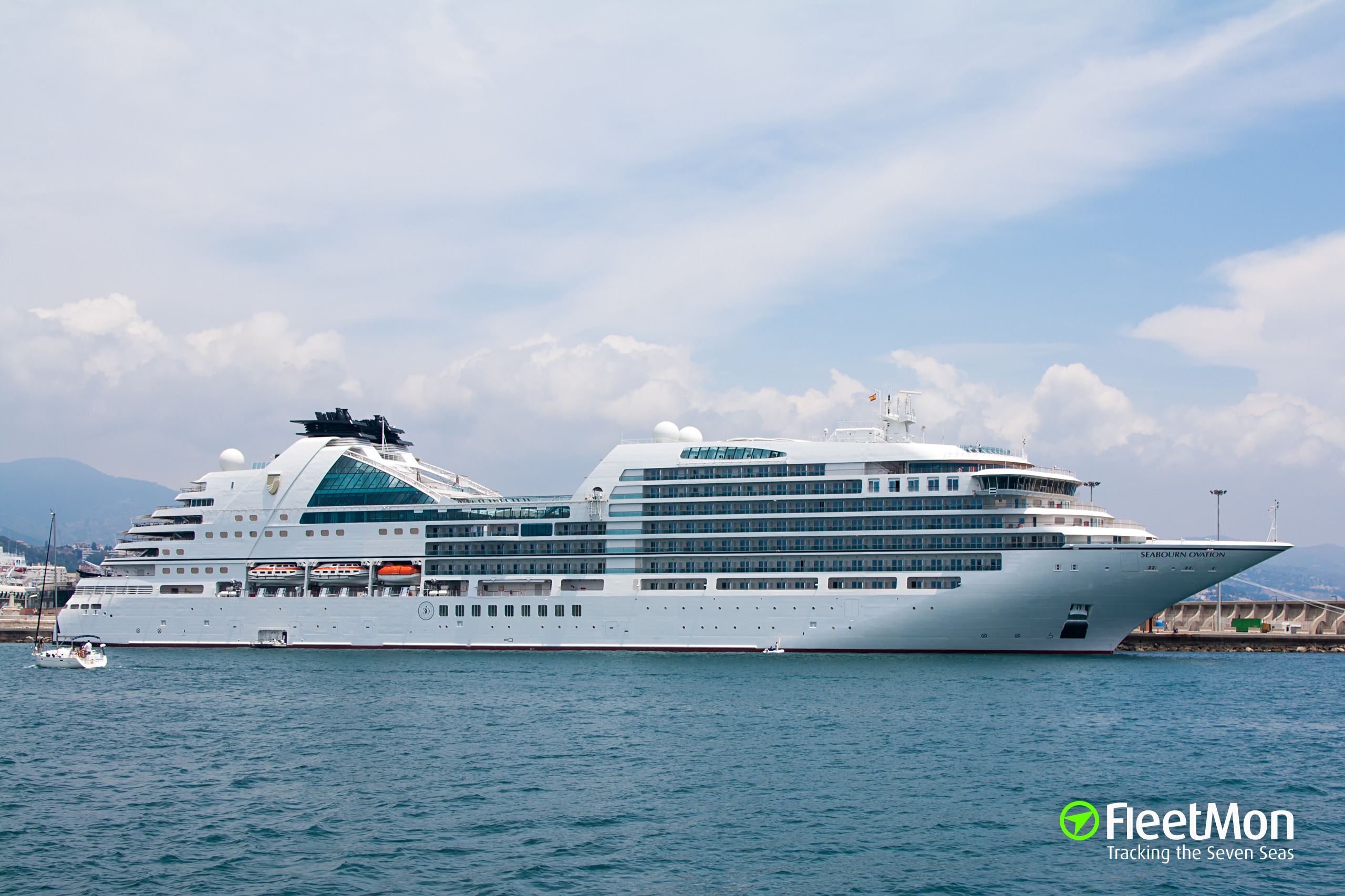 Photo of SEABOURN OVATION (IMO: 9764958, MMSI: 311000585, Callsign ...