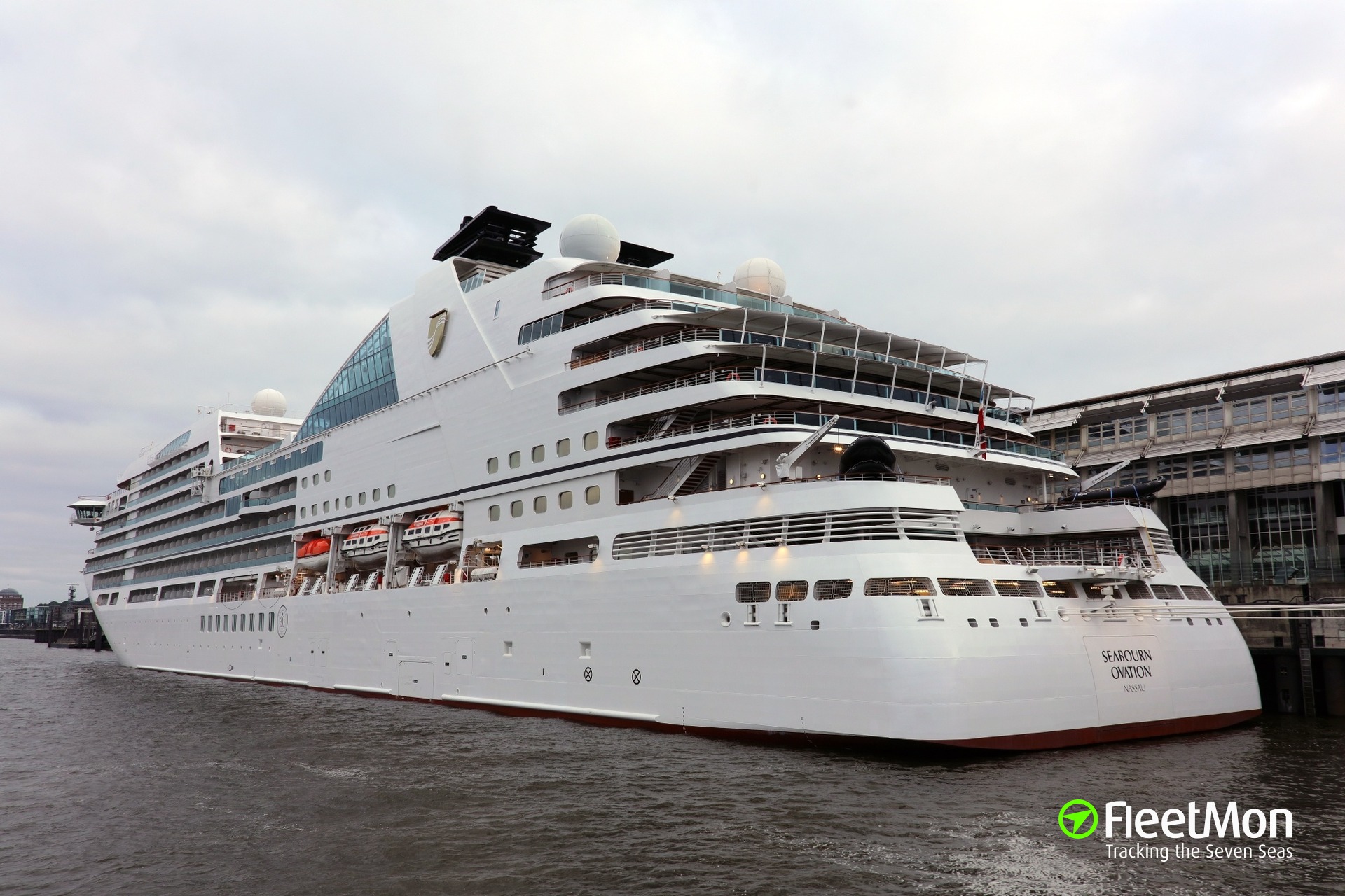 photo-of-seabourn-ovation-imo-9764958-mmsi-311000585-callsign