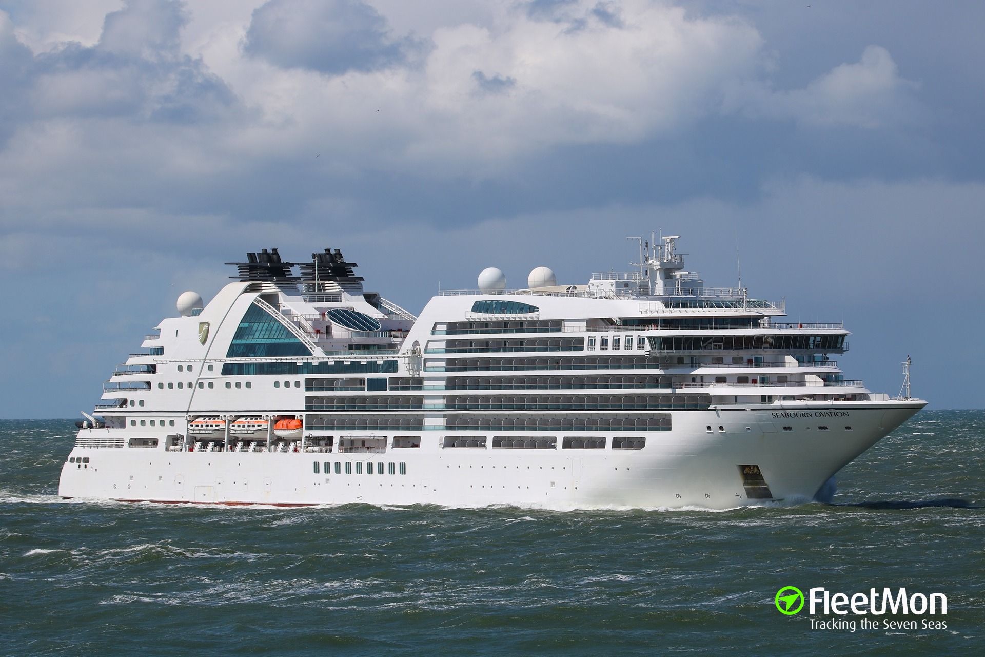 Photo Of Seabourn Ovation (imo: 9764958, Mmsi: 311000585, Callsign 