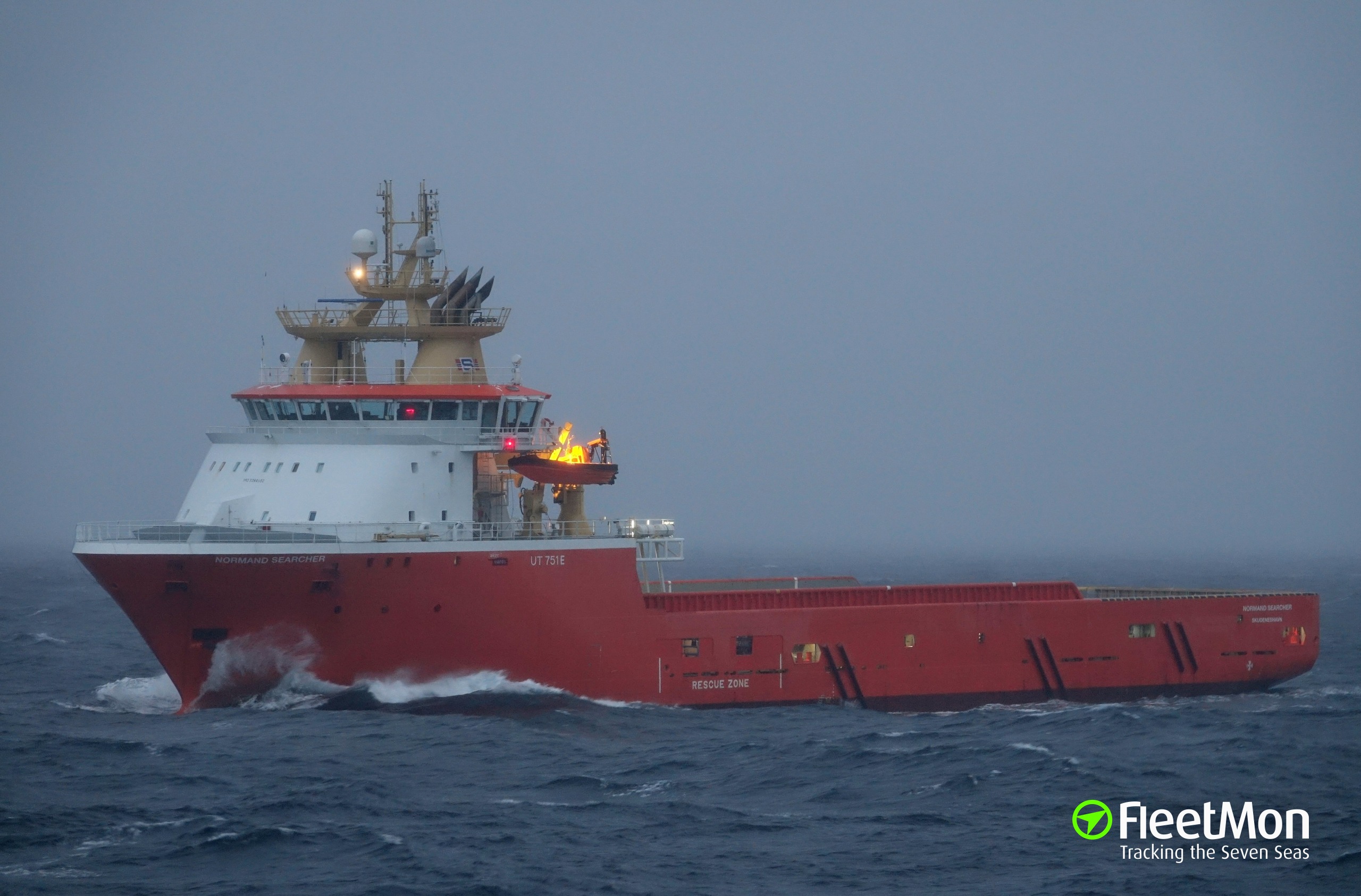 Photo of SEARCHER TIDE (IMO: 9388950, MMSI: 259332000, Callsign: LAFE ...