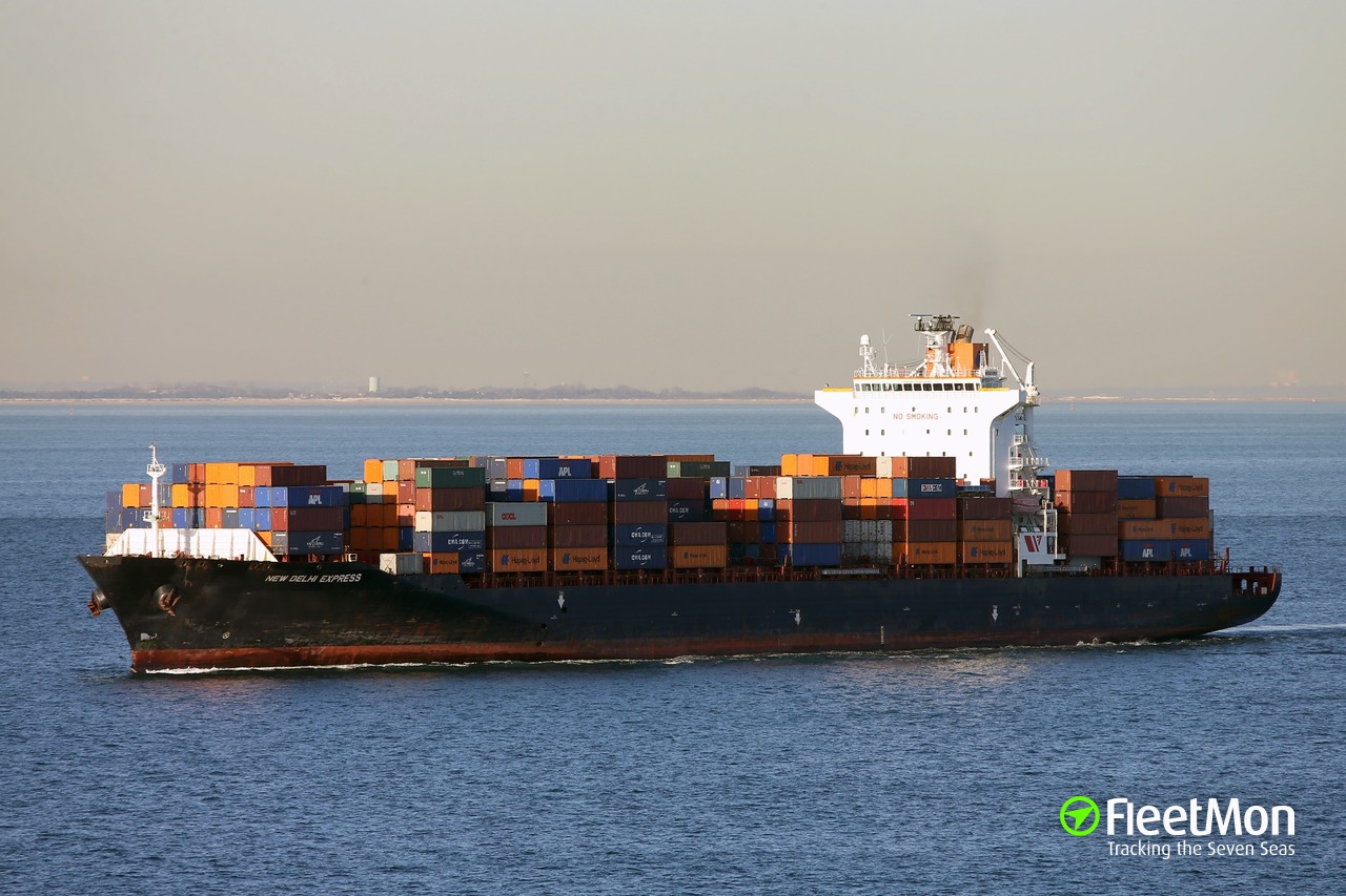 Photo of SEASPAN NEW DELHI (IMO: 9301770, MMSI: 477076300, Callsign ...