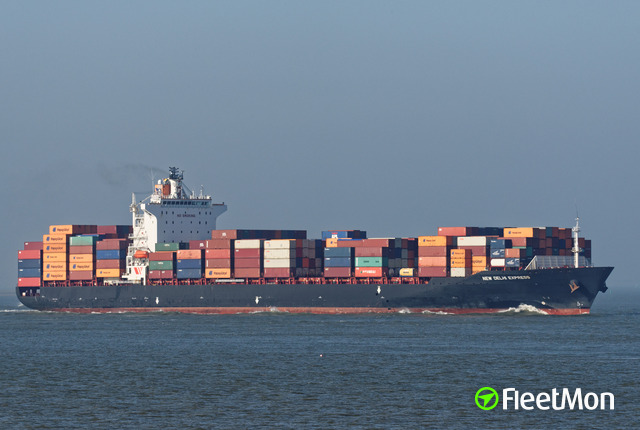 //photos.fleetmon.com/vessels/seaspan-new-delhi_9301770_1707359_Large.jpg