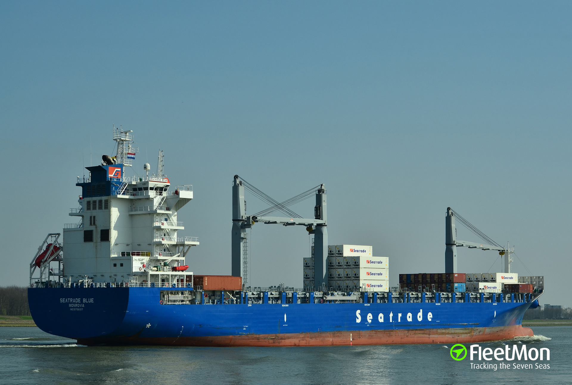 Sea trade. Seatrade Blue судно. Seatrade Green. Blue ship судно. Seatrade White судно.