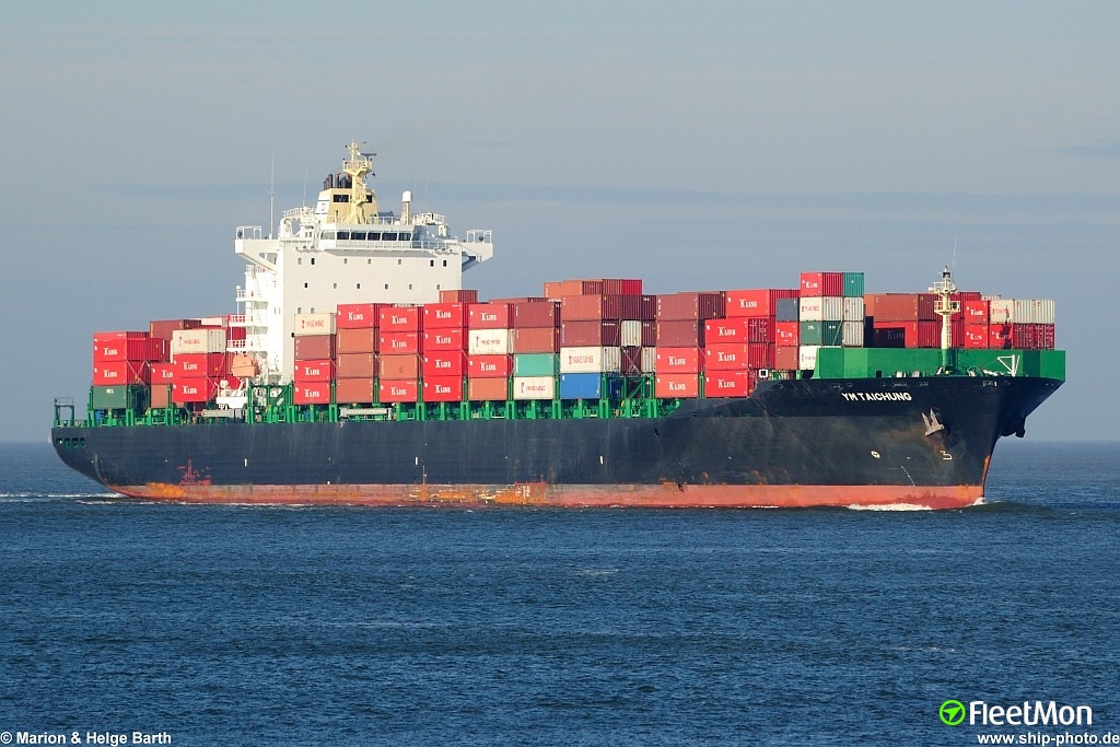 Vessel SILVIA (Container ship) IMO 9280811, MMSI 538090118