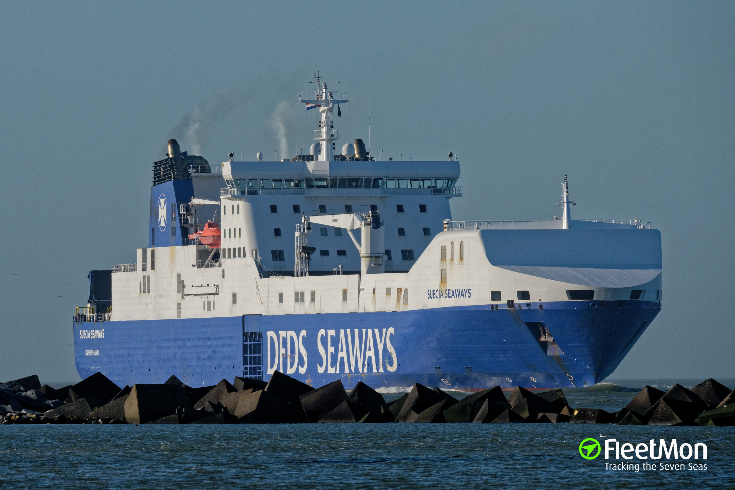 Photo of SUECIA SEAWAYS (IMO: 9153020, MMSI: 220284000 ...