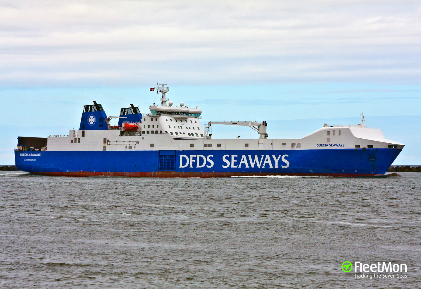 Photo of SUECIA SEAWAYS (IMO: 9153020, MMSI: 220284000 ...