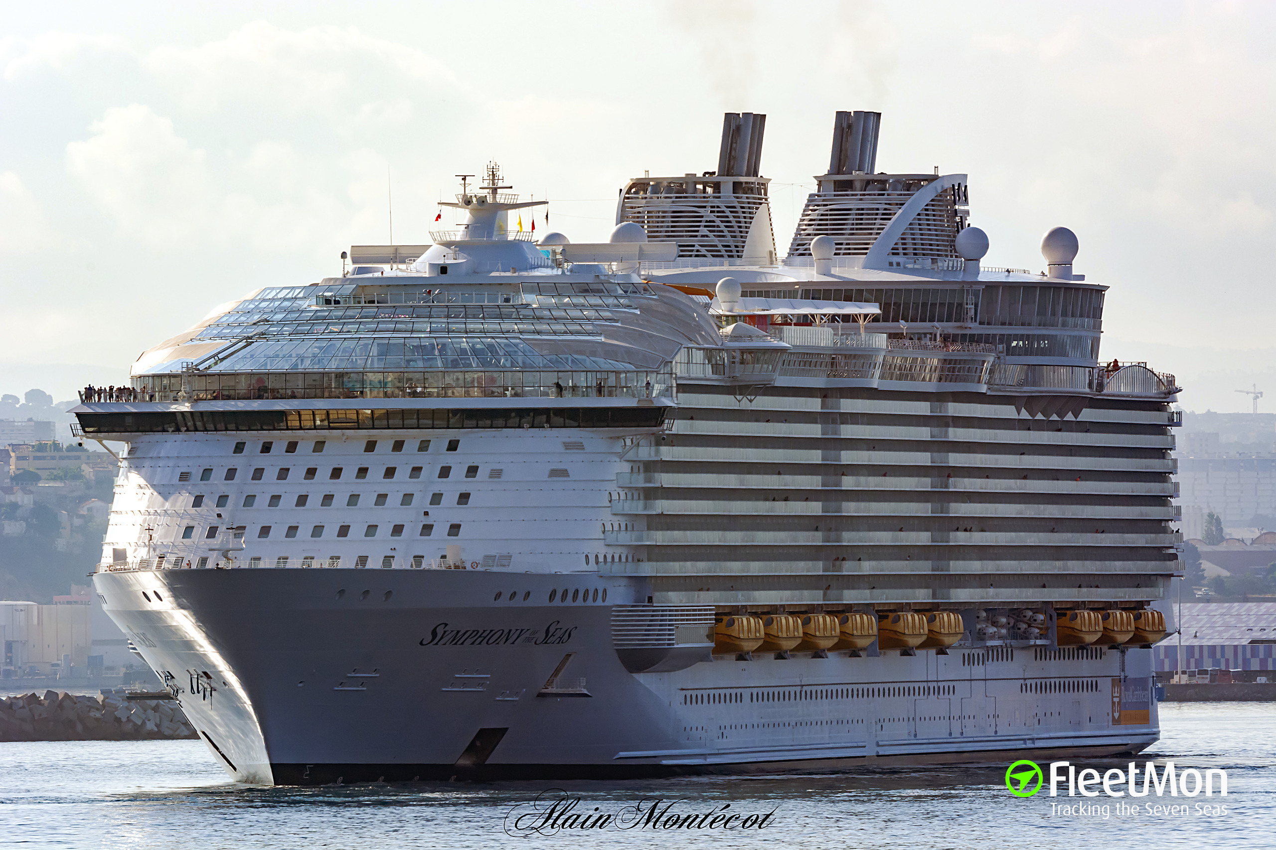 Photo of SYMPHONY OF THE SEAS (IMO: 9744001, MMSI: 311000660, Callsign