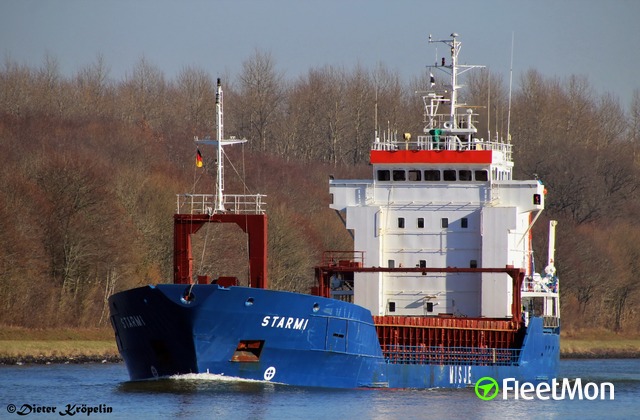 Polish freighter collided with Lock wall in Brunsbuettel 
