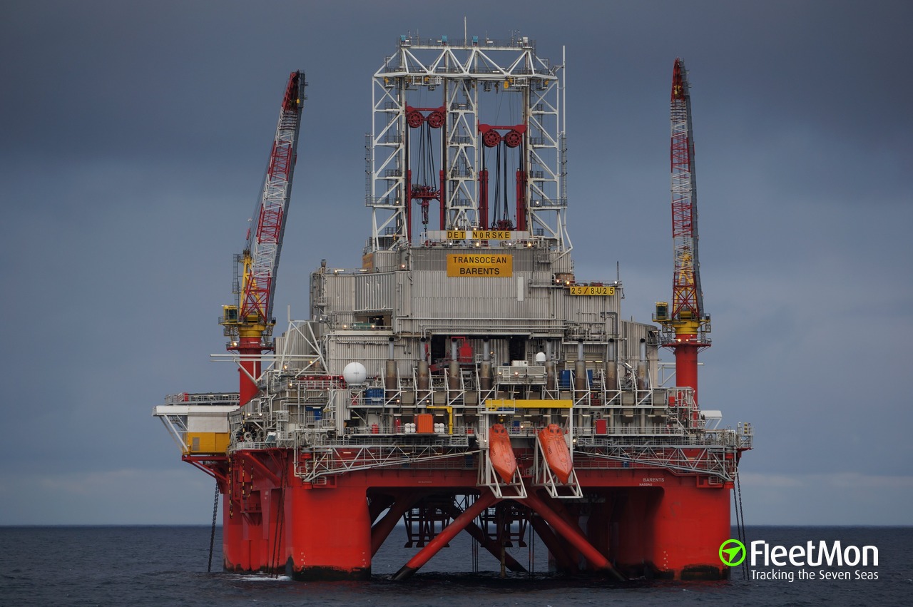 Transocean ship. Offshore discharge.