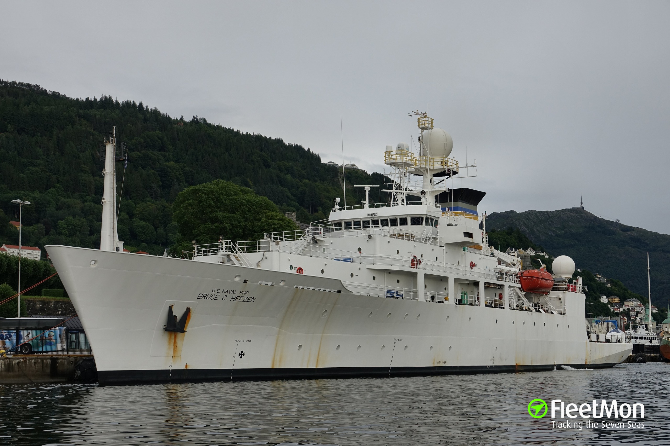 Photo of USNS BRUCE C HEEZEN (IMO: 9117272, MMSI: 338934000, Callsign ...