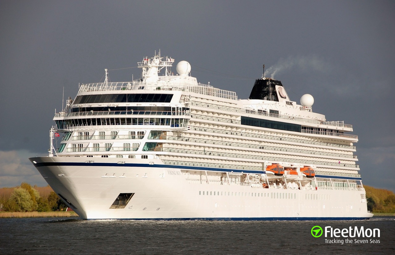 Photo of VIKING SKY (IMO: 9650420, MMSI: 259186000, Callsign: LAYU7 ...