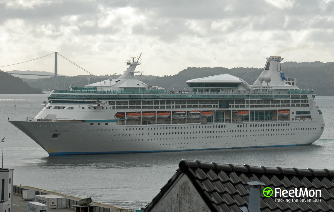 Photo of VISION OF THE SEAS (IMO: 9116876, MMSI: 311321000, Callsign