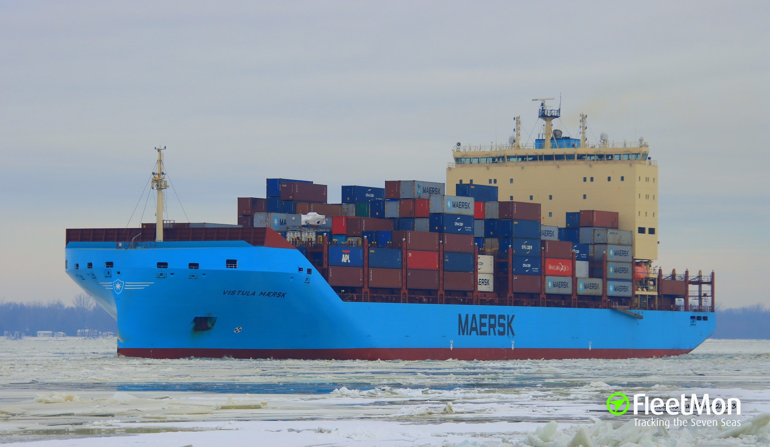 Photo of VISTULA MAERSK (IMO: 9775737, MMSI: 219678000, Callsign: OWYC2 ...