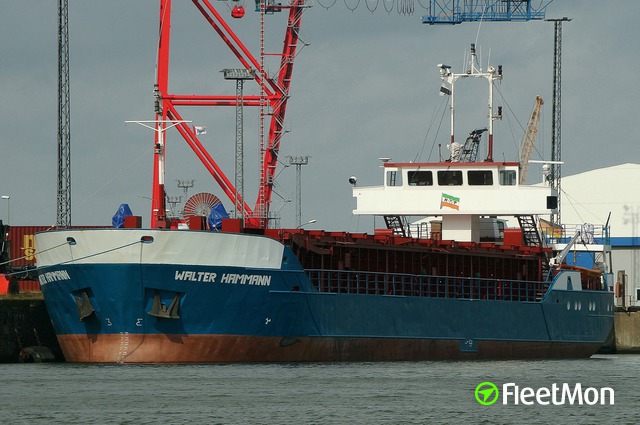 Dutch and German cargo ships collision in Lower Weser, both damaged 